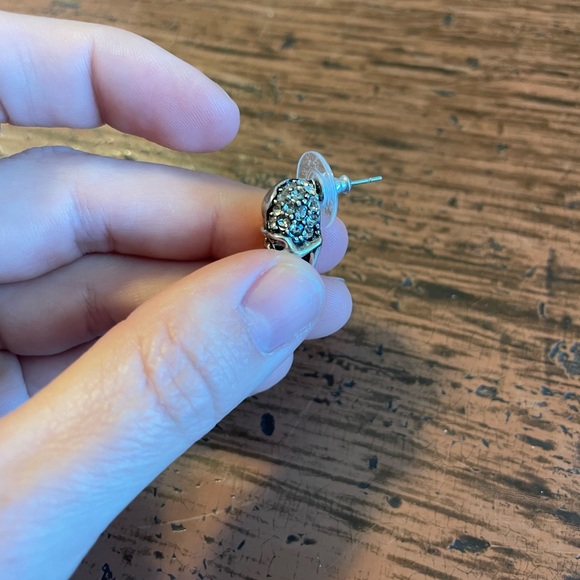 .SKULL. Earrings w/ diamonds - Picture 4 of 6